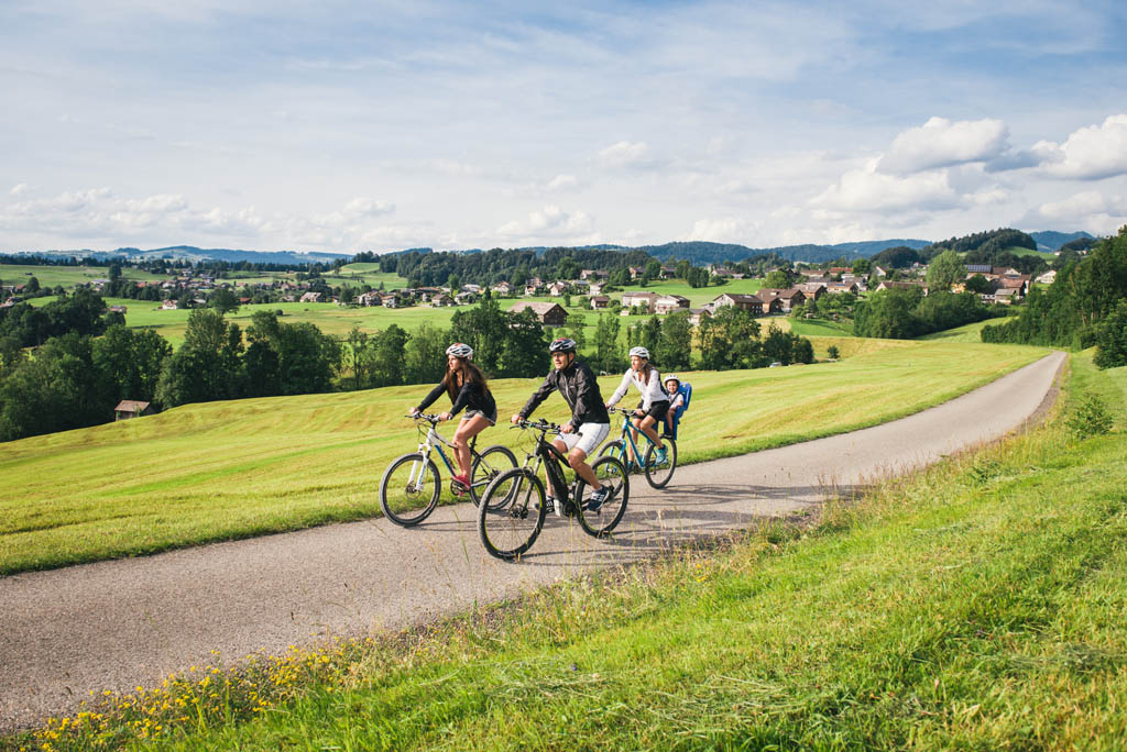 Radweg Bregenzerwald c Benjamin Schlachter Bregenzerwald Tourismus